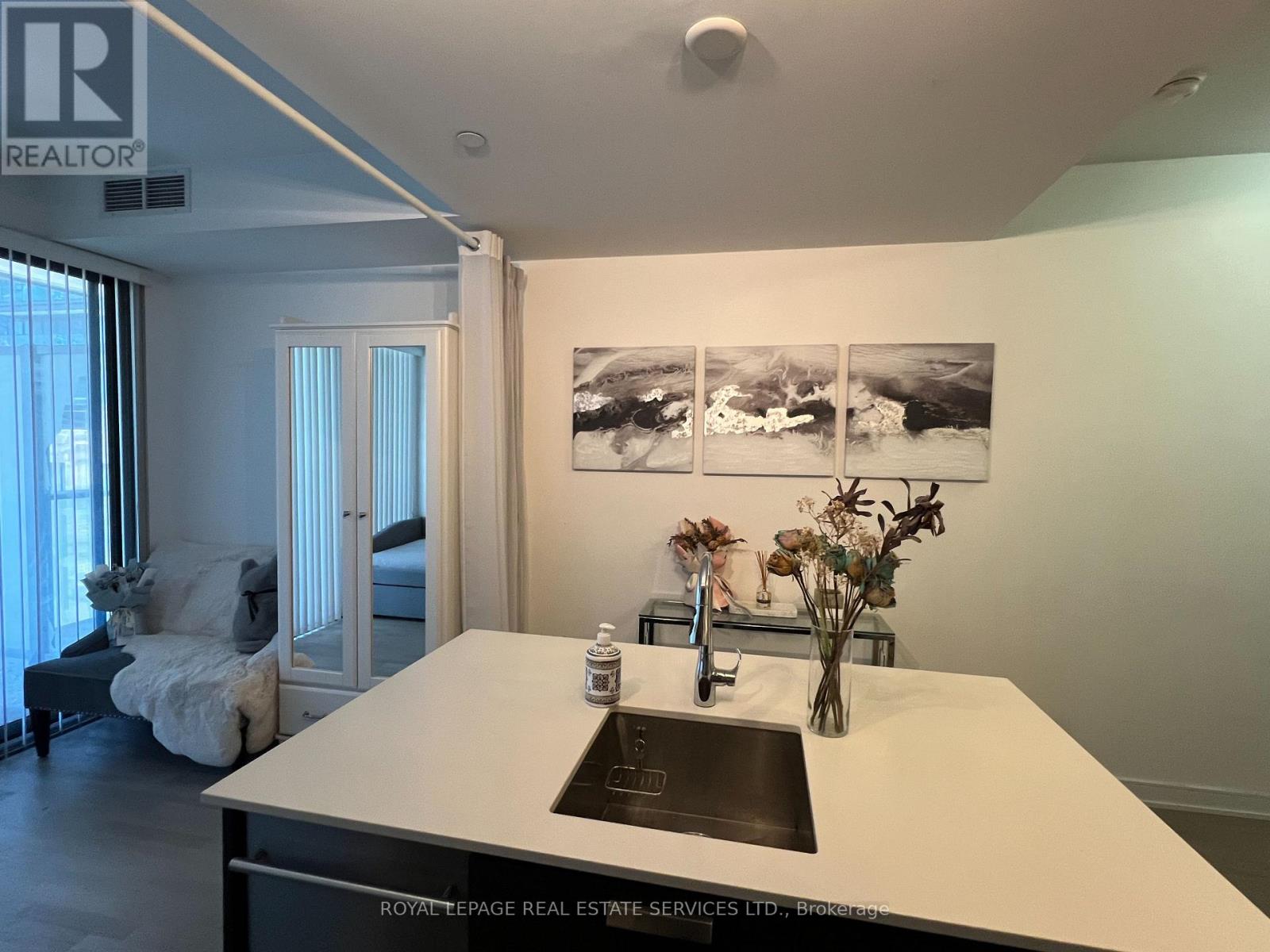 806 - 57 St Joseph Street, Toronto, Ontario  M5S 0C5 - Photo 9 - C12483753
