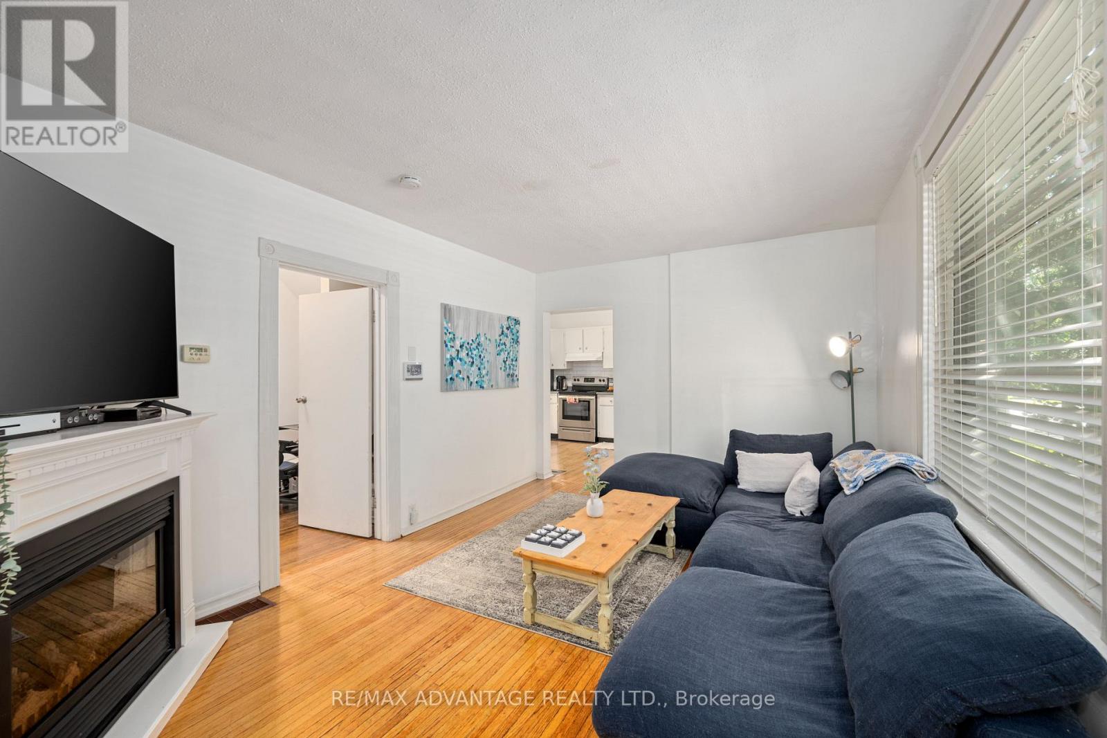 110 Marley Place E, London South (South F), Ontario  N6C 1S8 - Photo 5 - X12483856