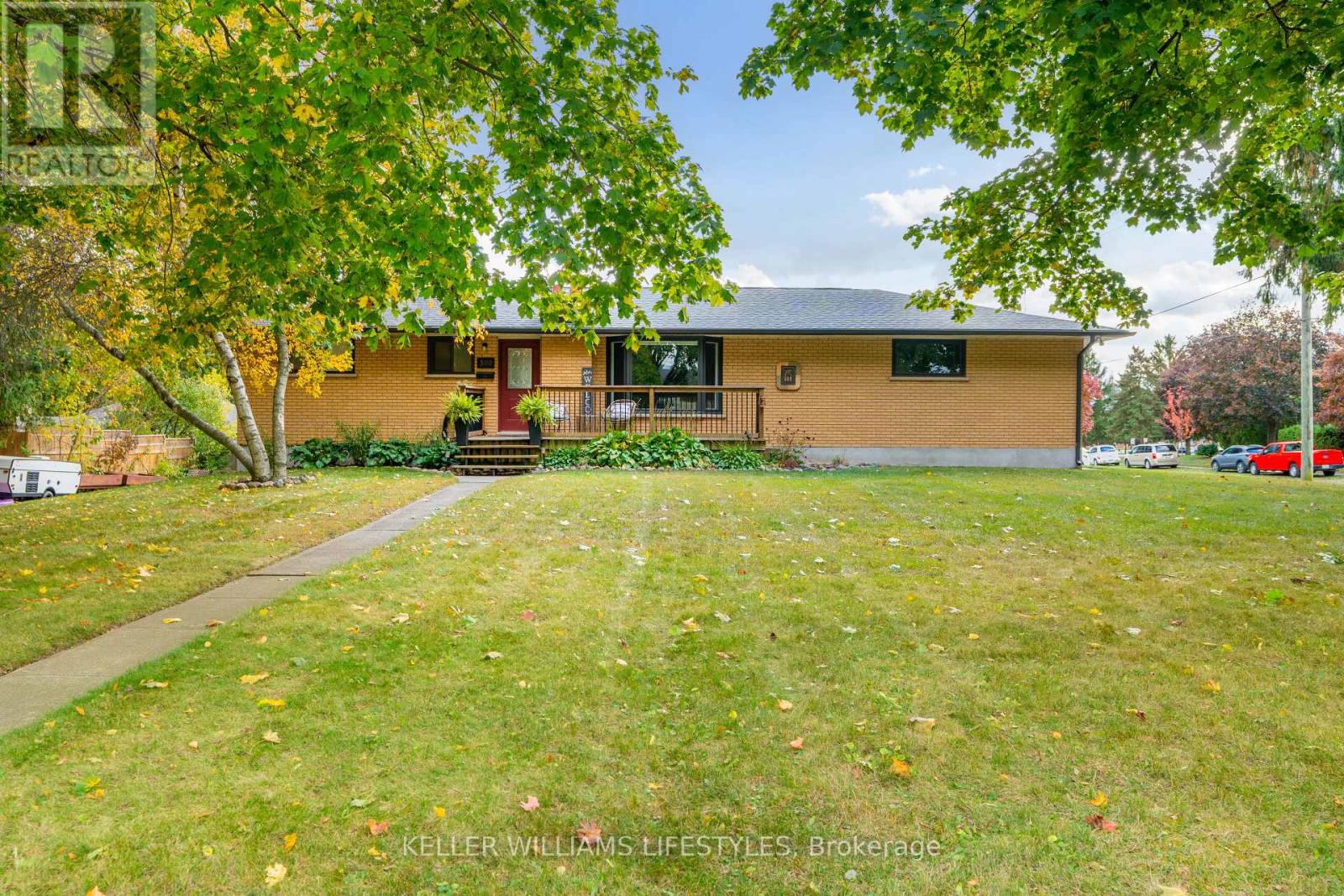 500 Saulsbury Street, Strathroy-Caradoc (Nw), Ontario  N7G 2B6 - Photo 2 - X12483870