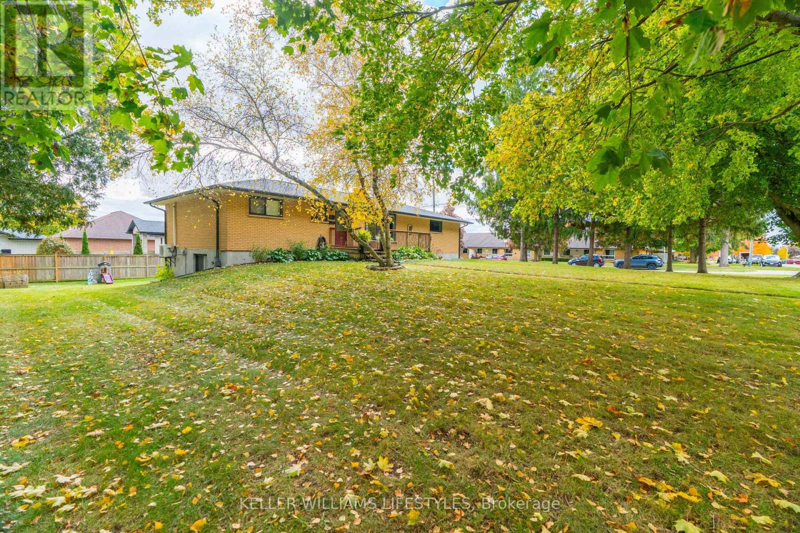 500 Saulsbury Street, Strathroy-Caradoc (Nw), Ontario  N7G 2B6 - Photo 3 - X12483870