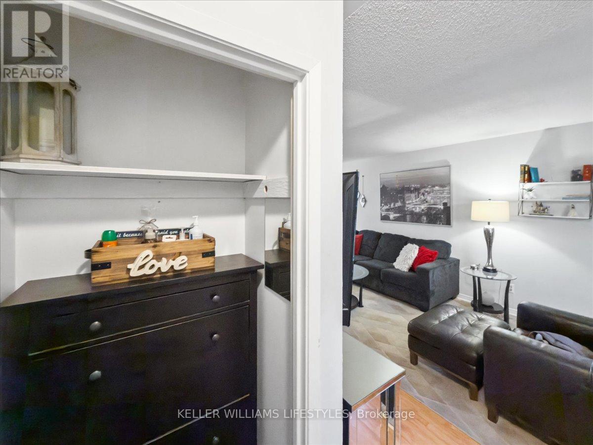 963 Notre Dame Drive, London South (South O), Ontario  N6J 3C3 - Photo 3 - X12483892