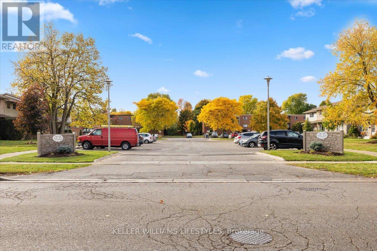 963 Notre Dame Drive, London South (South O), Ontario  N6J 3C3 - Photo 46 - X12483892