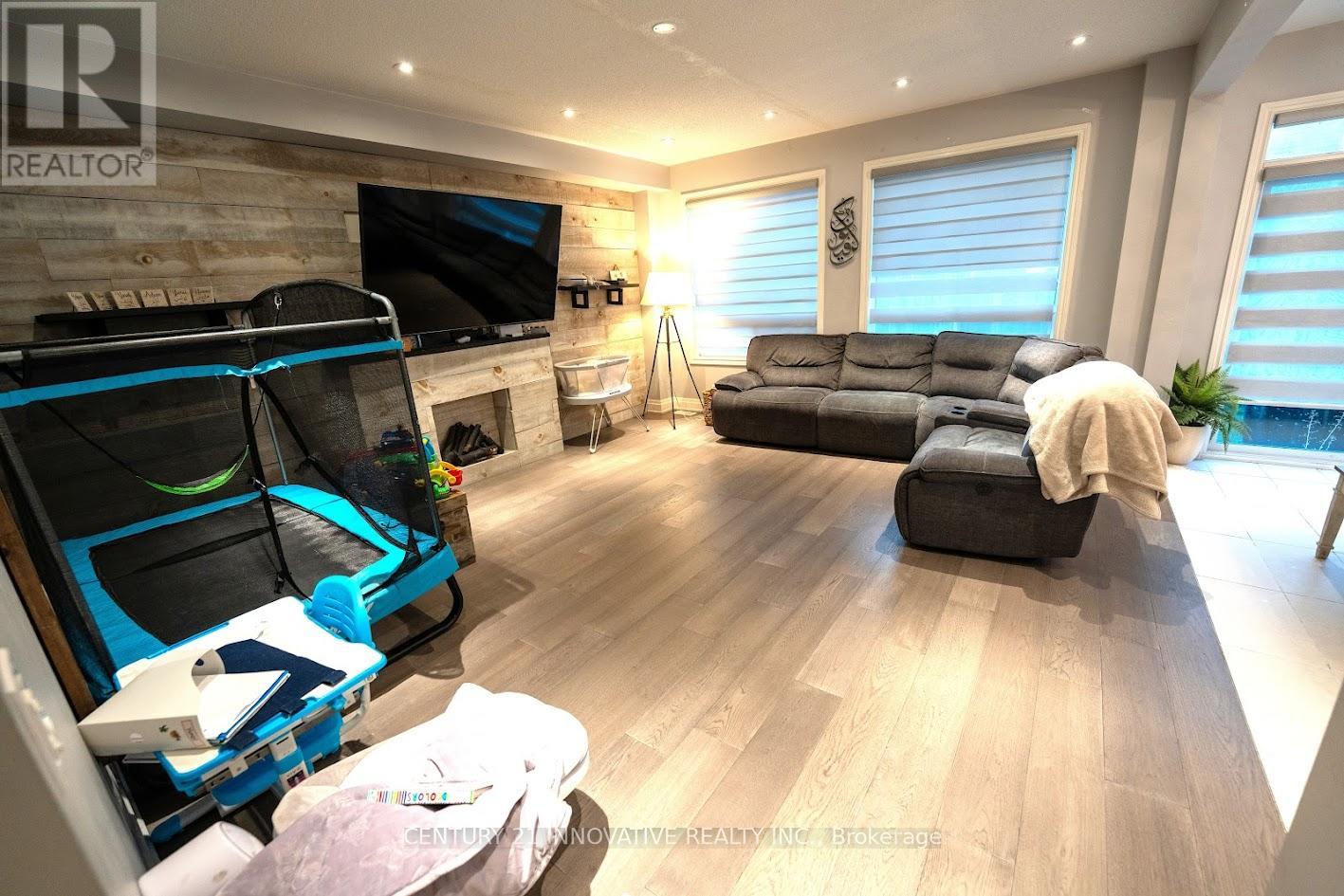 2406 Bridle Road, Oshawa (Windfields), Ontario  L1L 0C1 - Photo 5 - E12483730