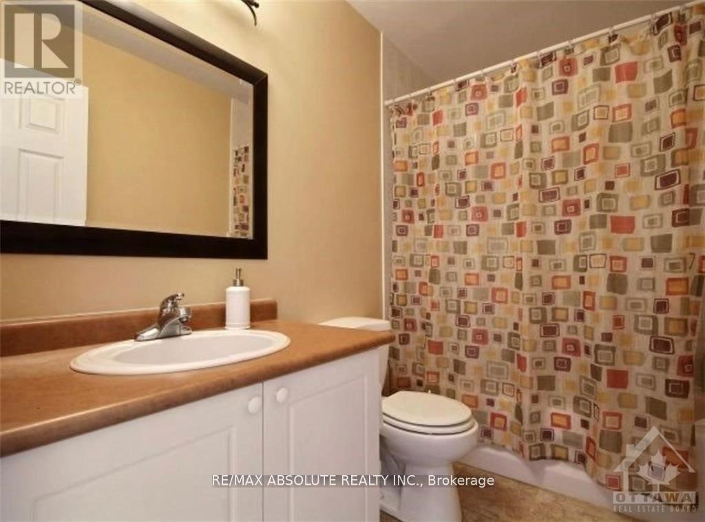 104 College Circle, Ottawa, Ontario  K1K 4R9 - Photo 18 - X12483860