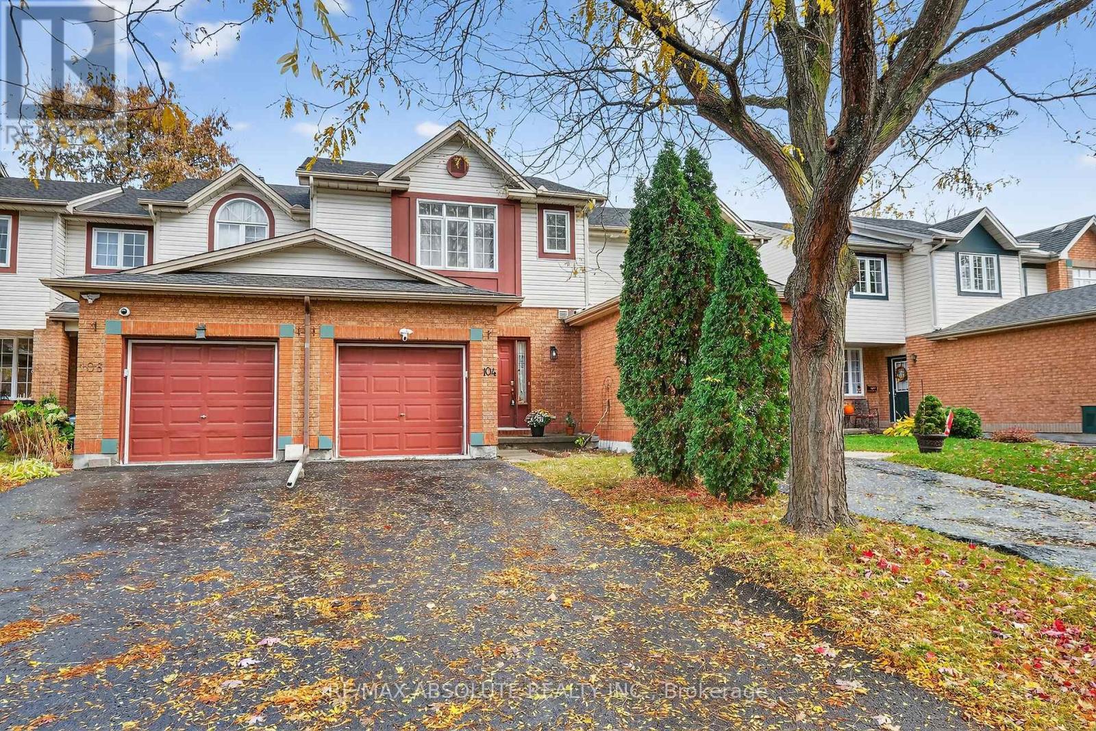 104 College Circle, Ottawa, Ontario  K1K 4R9 - Photo 2 - X12483860