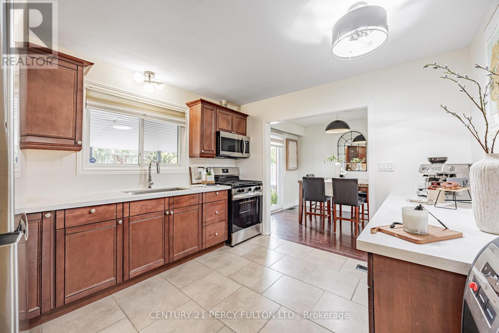 904 Somerville Street, Oshawa, Ontario  L1G 4J7 - Photo 8 - E12409526