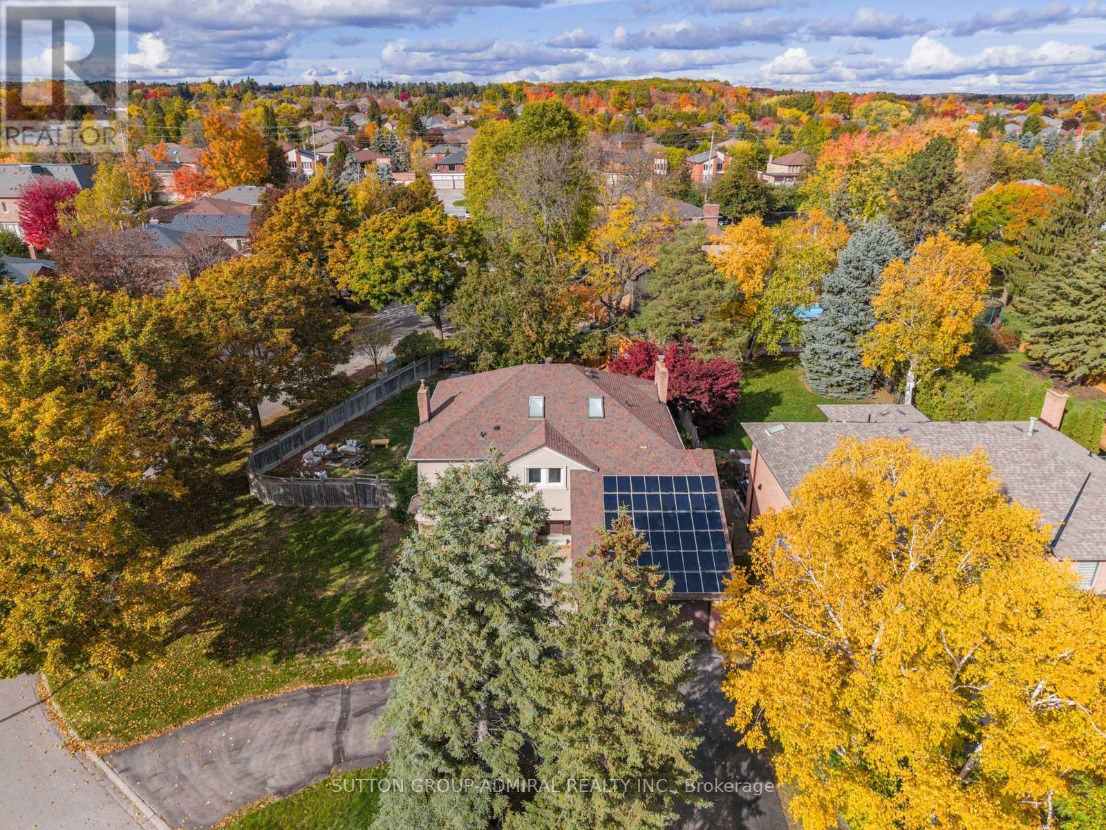 18 Tannery Court, Richmond Hill, Ontario  L4C 7V4 - Photo 10 - N12483686
