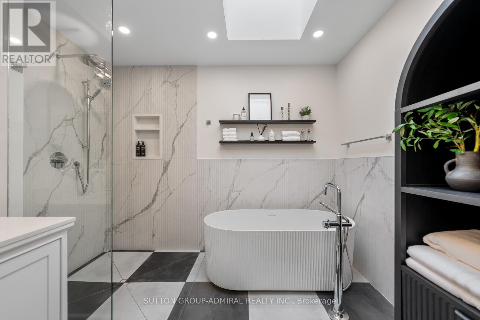 18 Tannery Court, Richmond Hill, Ontario  L4C 7V4 - Photo 35 - N12483686