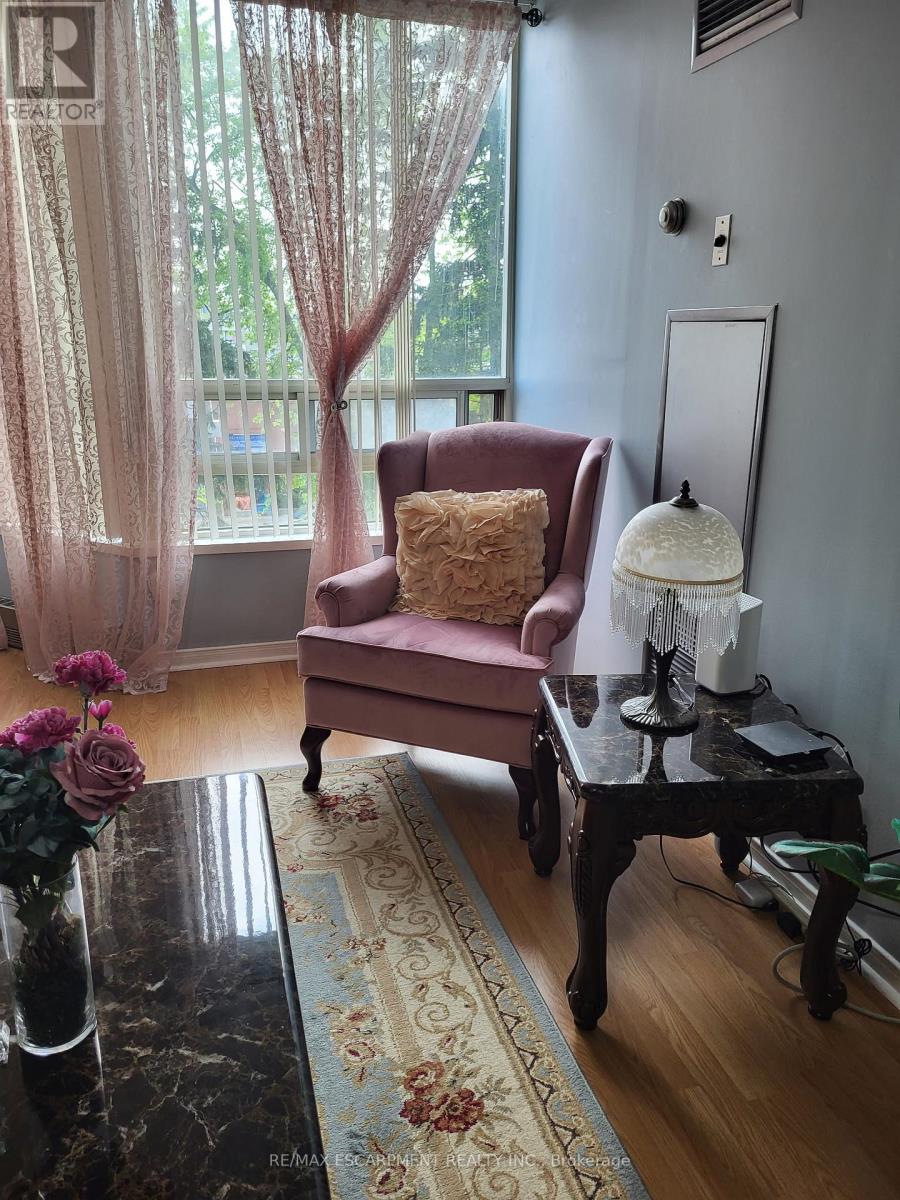 306 - 75 King Street E, Mississauga, Ontario  L5A 4G5 - Photo 13 - W12483229