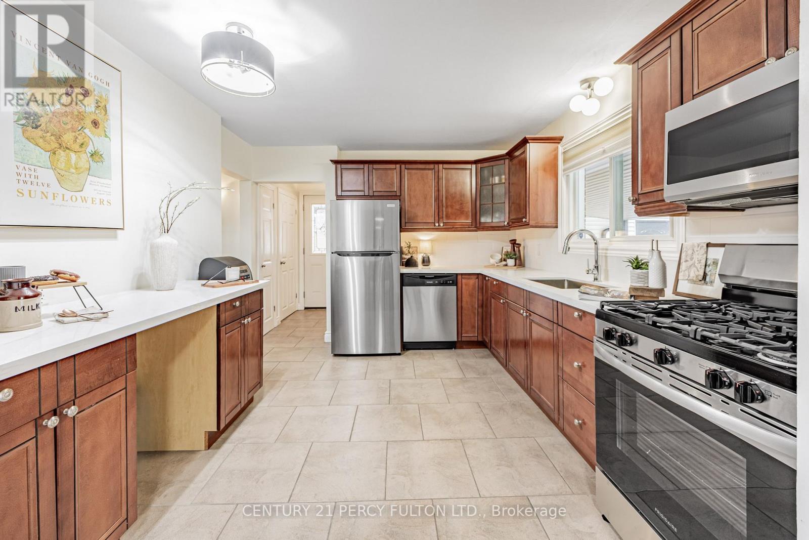 904 Somerville Street, Oshawa, Ontario  L1G 4J7 - Photo 9 - E12409526