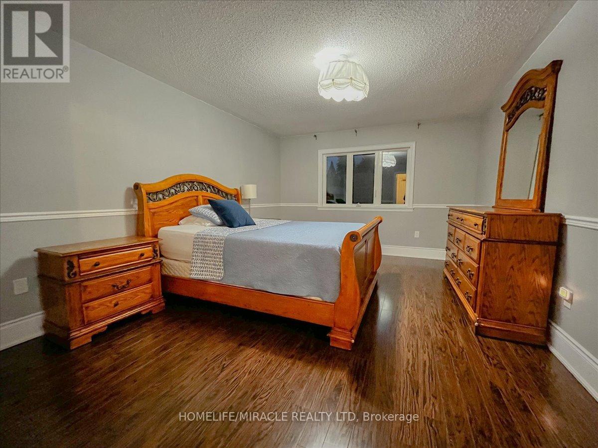 7 Riley Street, Innisfil (Cookstown), Ontario  L0L 1L0 - Photo 36 - N12483737