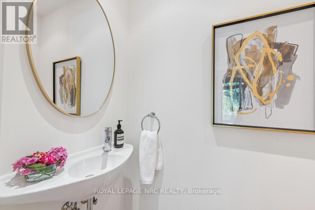 38 Hillcrest Avenue, St. Catharines (Old Glenridge), Ontario  L2R 4Y1 - Photo 19 - X12483789