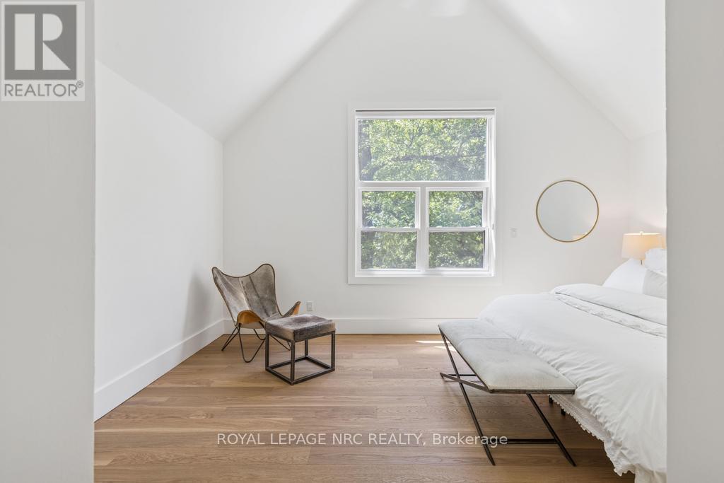 38 Hillcrest Avenue, St. Catharines (Old Glenridge), Ontario  L2R 4Y1 - Photo 25 - X12483789