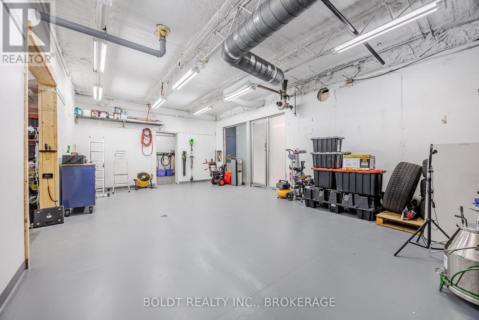 6 Secord Drive, St. Catharines (Lakeport), Ontario  L2N 1K8 - Photo 5 - X12483805