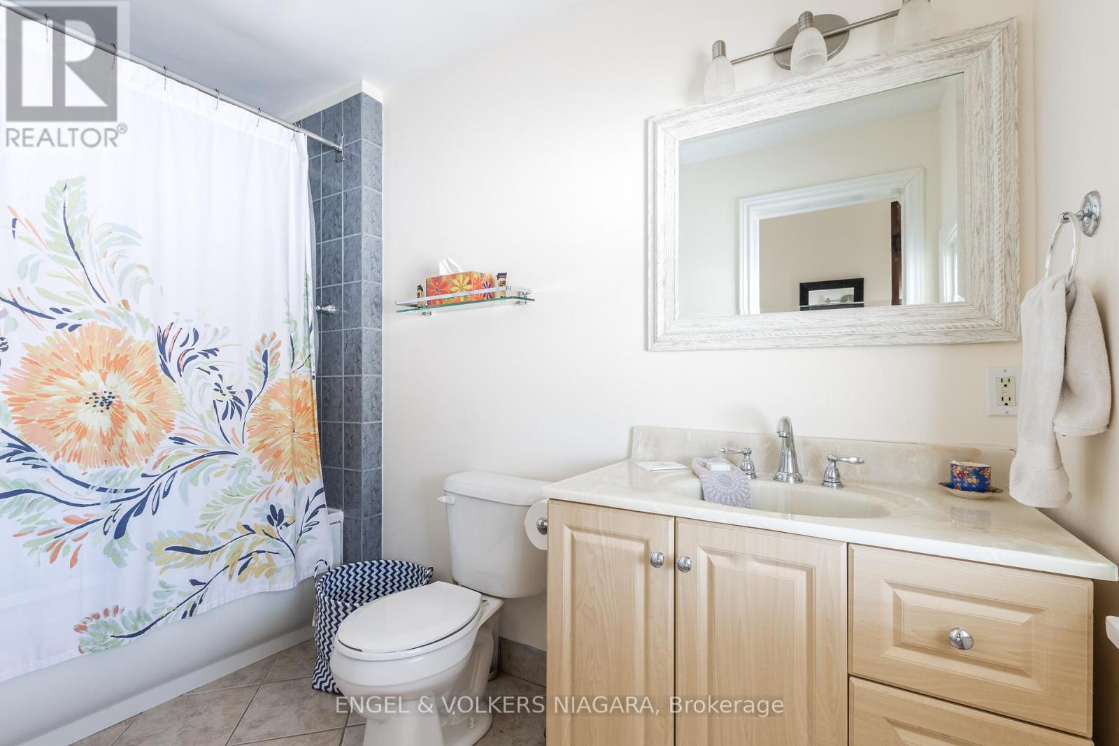 5643 Peer Street N, Niagara Falls, Ontario  L2G 1W8 - Photo 17 - X12483873