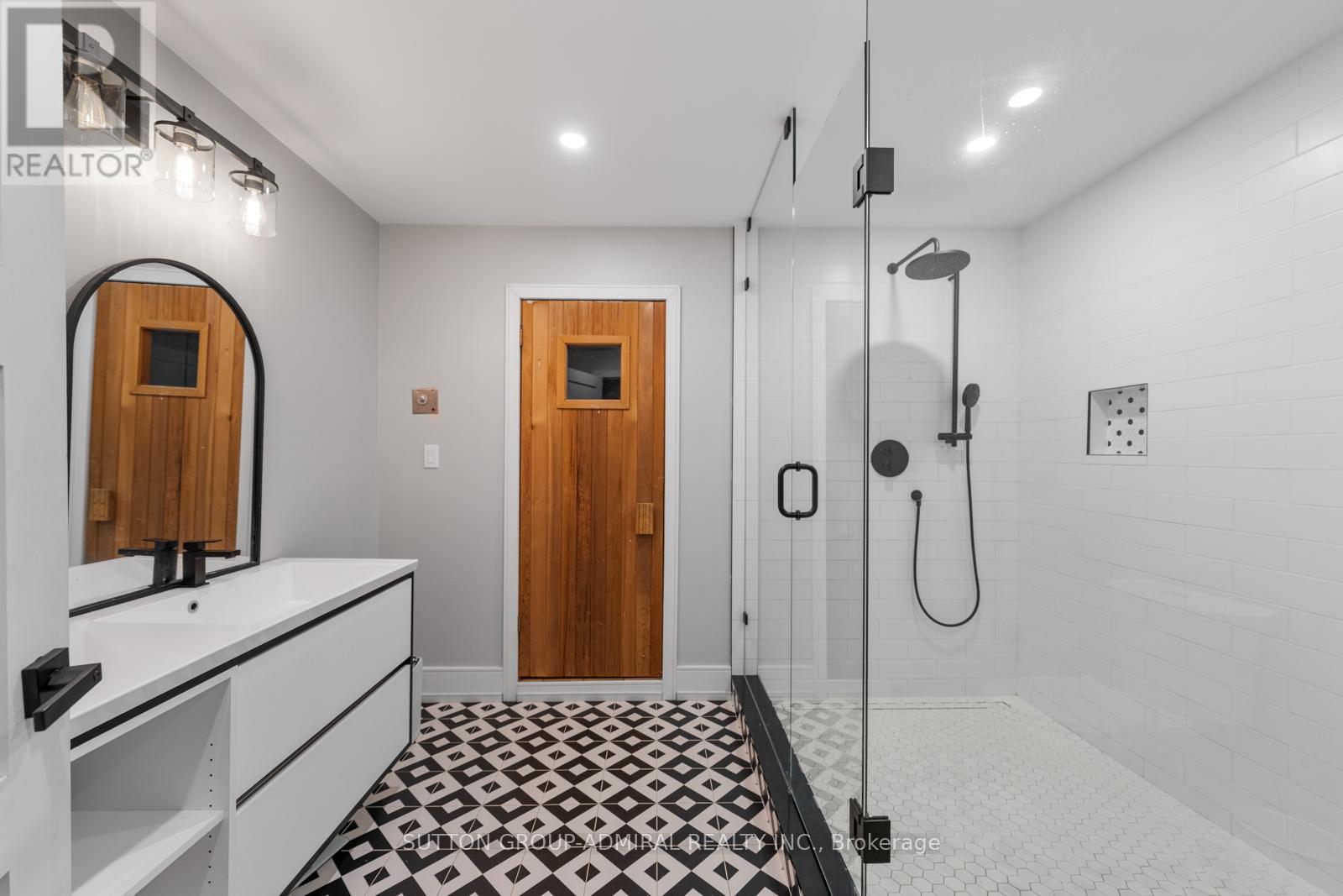 18 Tannery Court, Richmond Hill, Ontario  L4C 7V4 - Photo 47 - N12483686