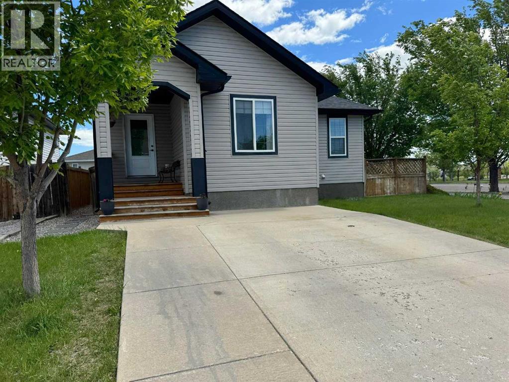 3 Aberdeen Road W, Lethbridge, Alberta