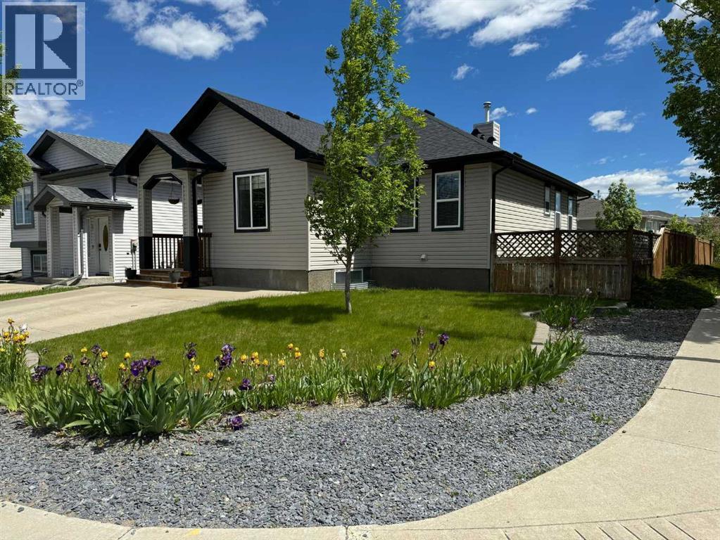 3 Aberdeen Road W, Lethbridge, Alberta  T1J 4Y5 - Photo 2 - A2267162
