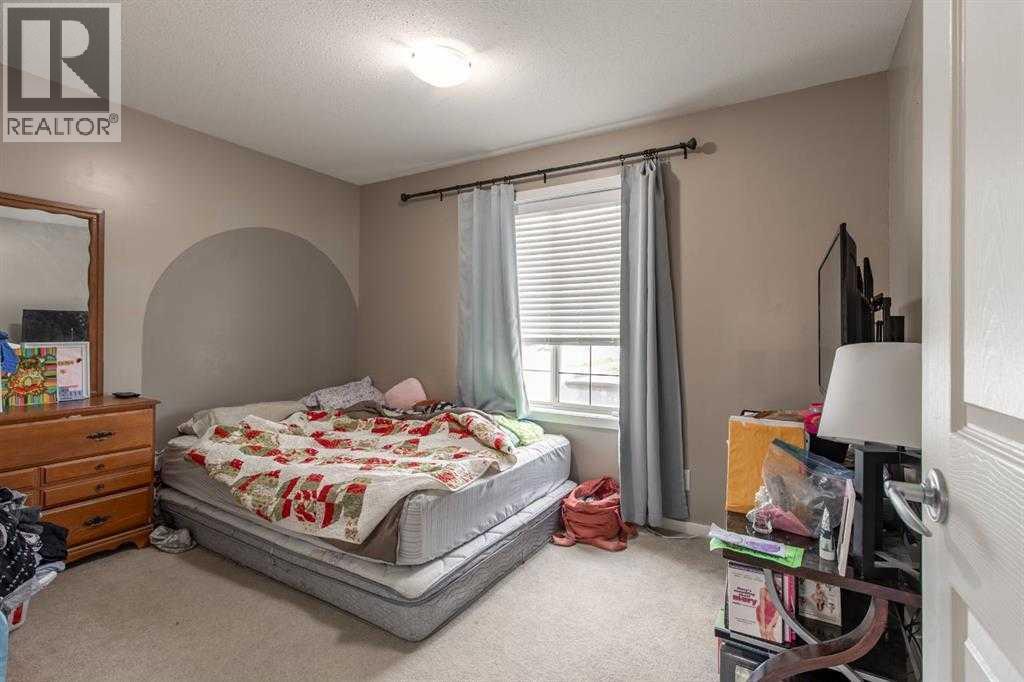 3 Aberdeen Road W, Lethbridge, Alberta  T1J 4Y5 - Photo 3 - A2267162