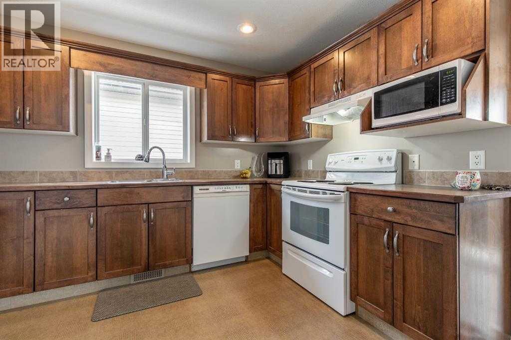 3 Aberdeen Road W, Lethbridge, Alberta  T1J 4Y5 - Photo 6 - A2267162