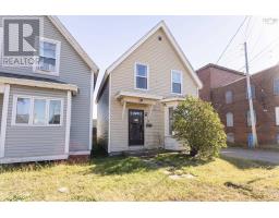 3 Crescent Avenue, Amherst, Nova Scotia