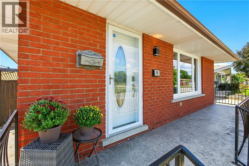 15 Kent Road, Brantford, Ontario  N3R 5G7 - Photo 3 - 40779246