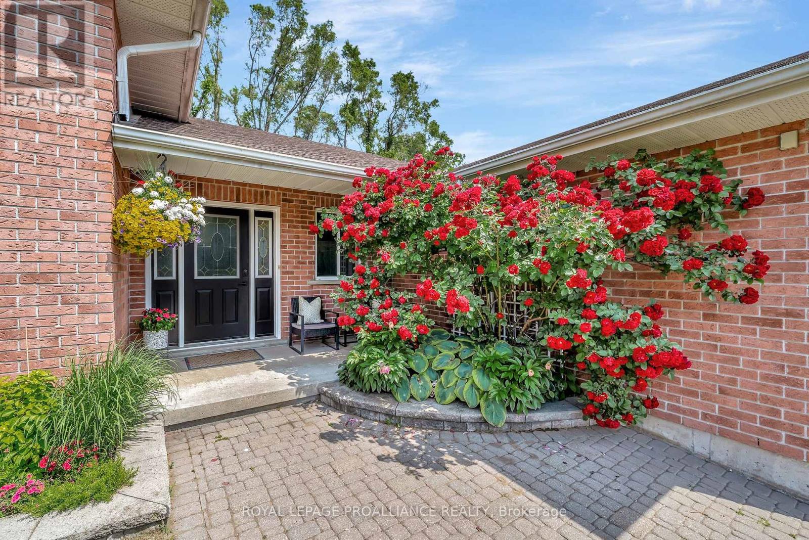 8 Henderson Lane, Brighton, Ontario  K0K 1H0 - Photo 3 - X12483795