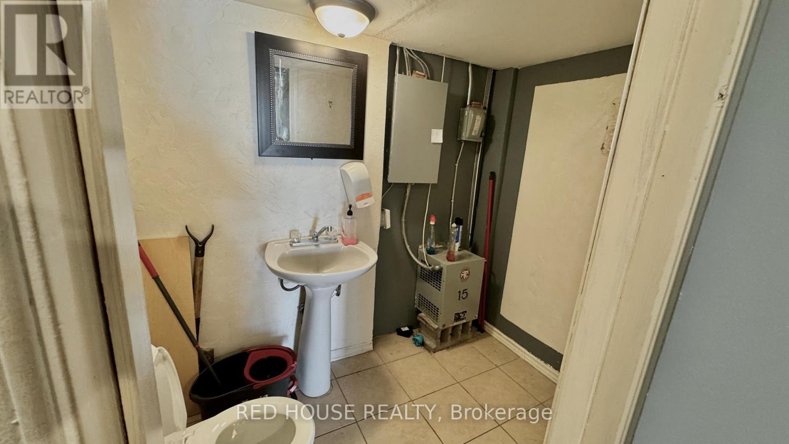 119 - 1280 Finch Avenue W, Toronto, Ontario  M3J 3K6 - Photo 6 - W12483701