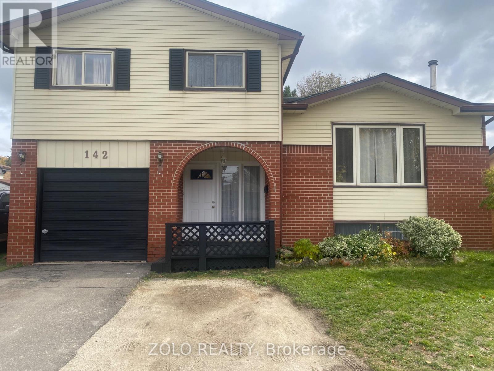 142 Parkview Drive, Orangeville, Ontario  L9W 3J4 - Photo 3 - W12483713