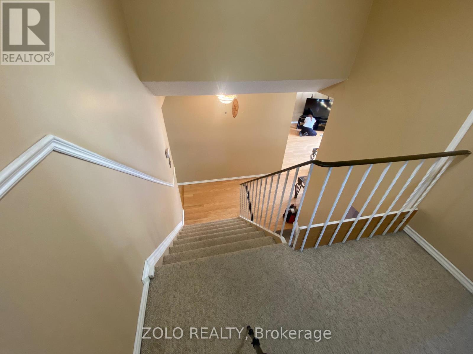 142 Parkview Drive, Orangeville, Ontario  L9W 3J4 - Photo 4 - W12483713