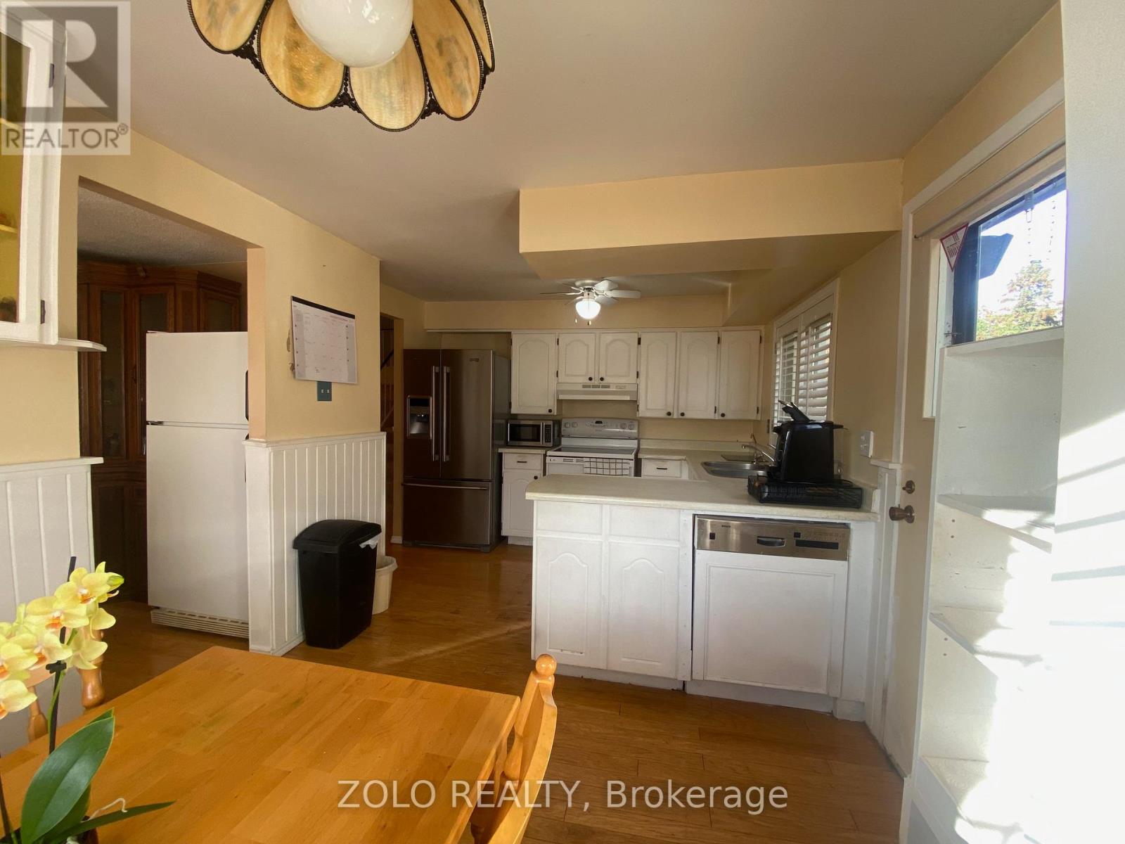 142 Parkview Drive, Orangeville, Ontario  L9W 3J4 - Photo 5 - W12483713