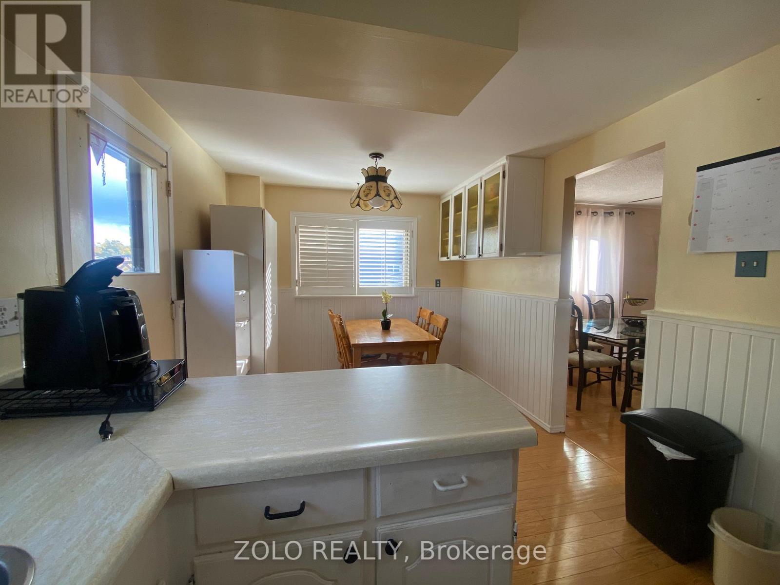 142 Parkview Drive, Orangeville, Ontario  L9W 3J4 - Photo 7 - W12483713