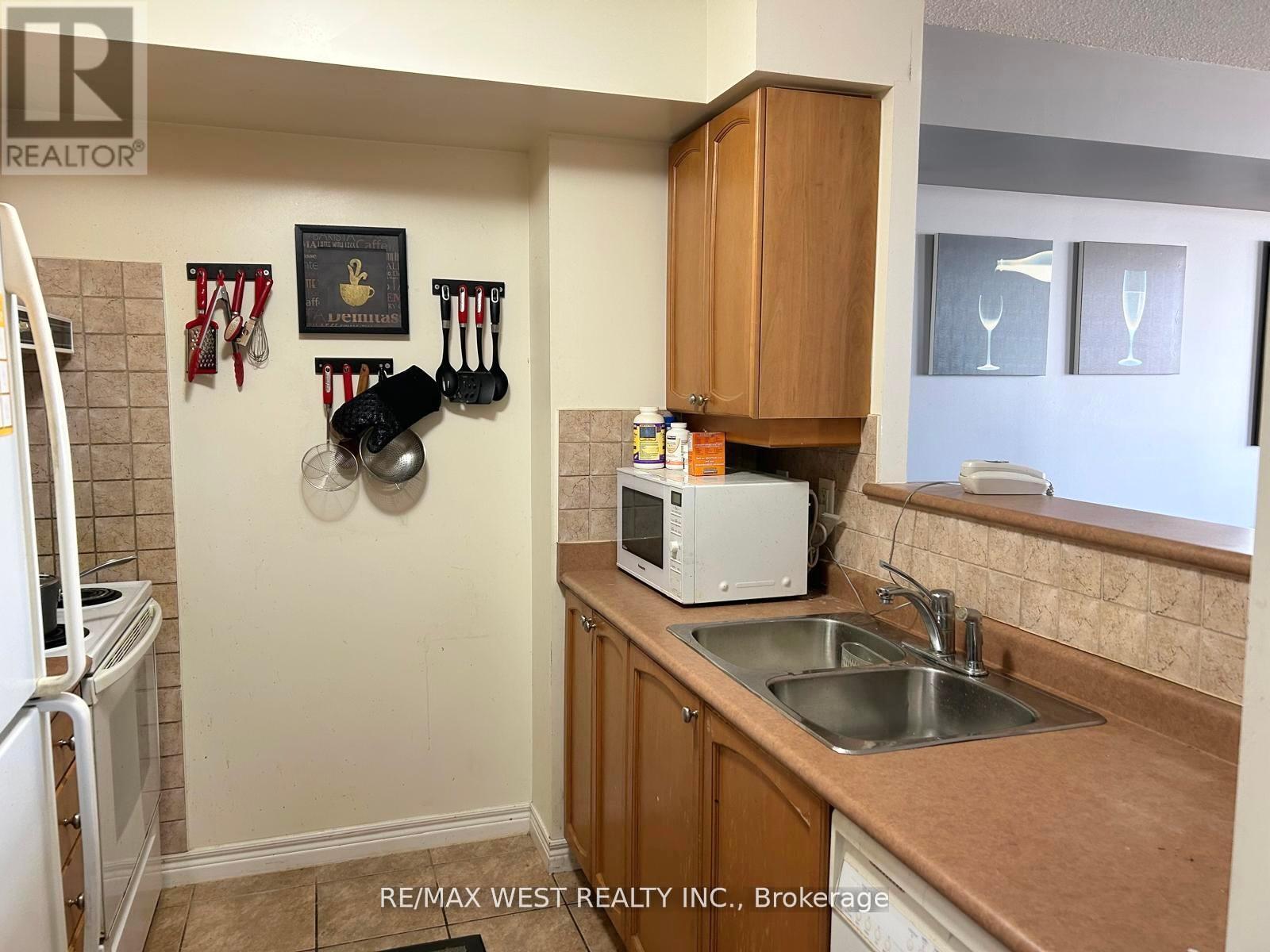 2703 - 710 Humberwood Boulevard, Toronto, Ontario  M9W 7J5 - Photo 10 - W12483752