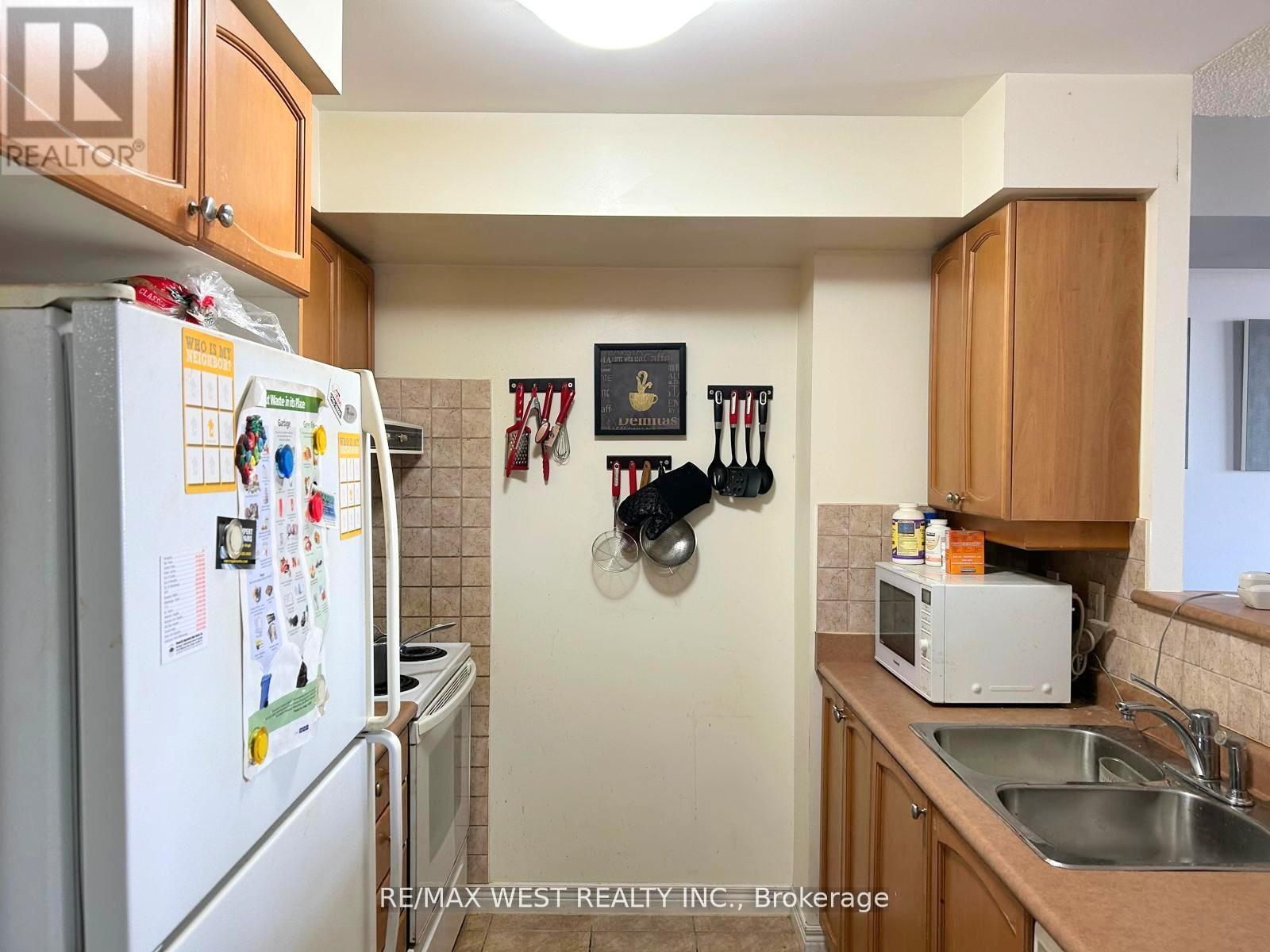 2703 - 710 Humberwood Boulevard, Toronto, Ontario  M9W 7J5 - Photo 8 - W12483752