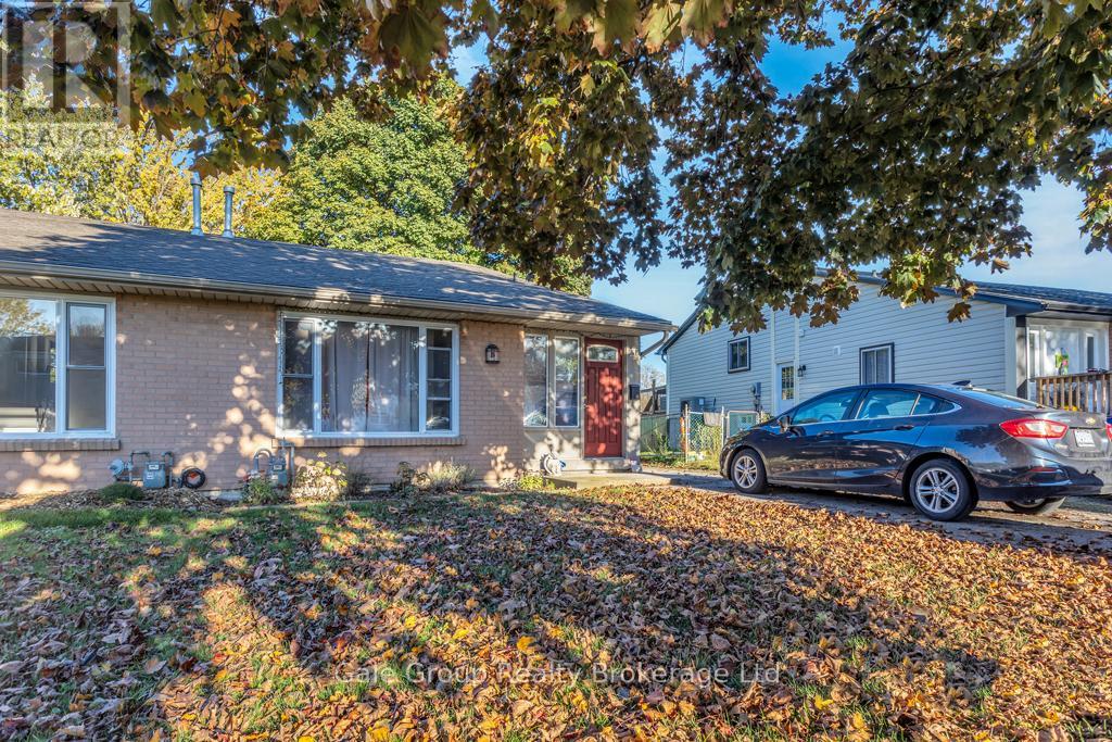 61 Tennyson Street, Woodstock, Ontario  N4S 8B3 - Photo 2 - X12483862