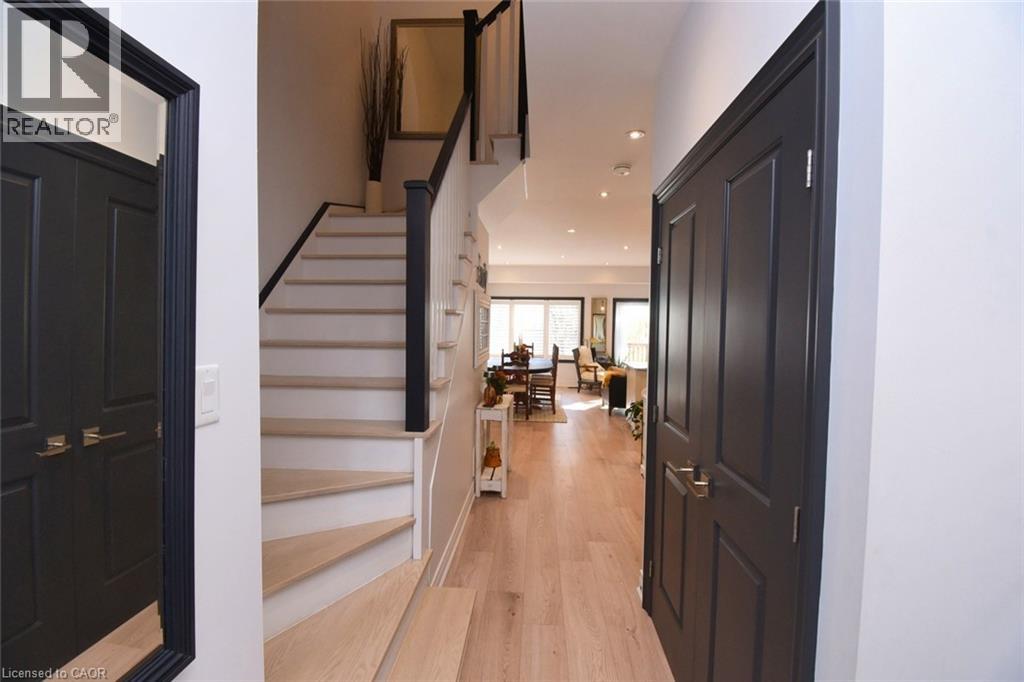 40 Hamilton Street S Unit# 31, Waterdown, Ontario  L8B 1V8 - Photo 3 - 40782458