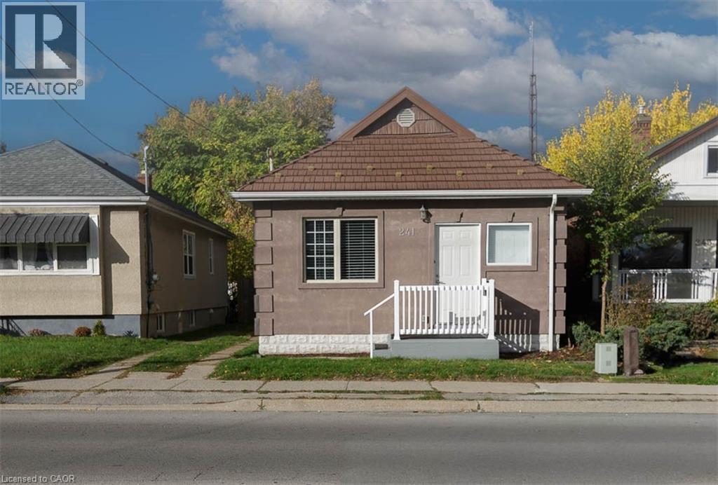 241 Vine Street, St. Catharines, Ontario  L2M 4S9 - Photo 2 - 40782322