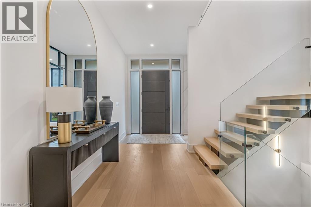 144 Mansfield Drive, Oakville, Ontario  L6H 1K4 - Photo 4 - 40782111