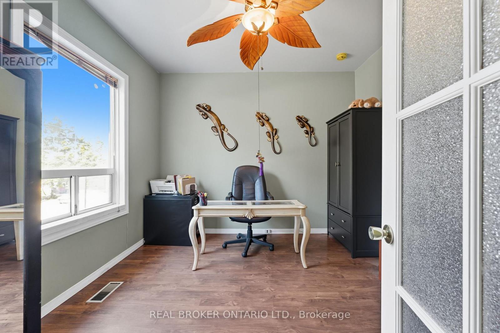 81 Beech Avenue, Cambridge, Ontario  N3C 1X6 - Photo 4 - X12483717