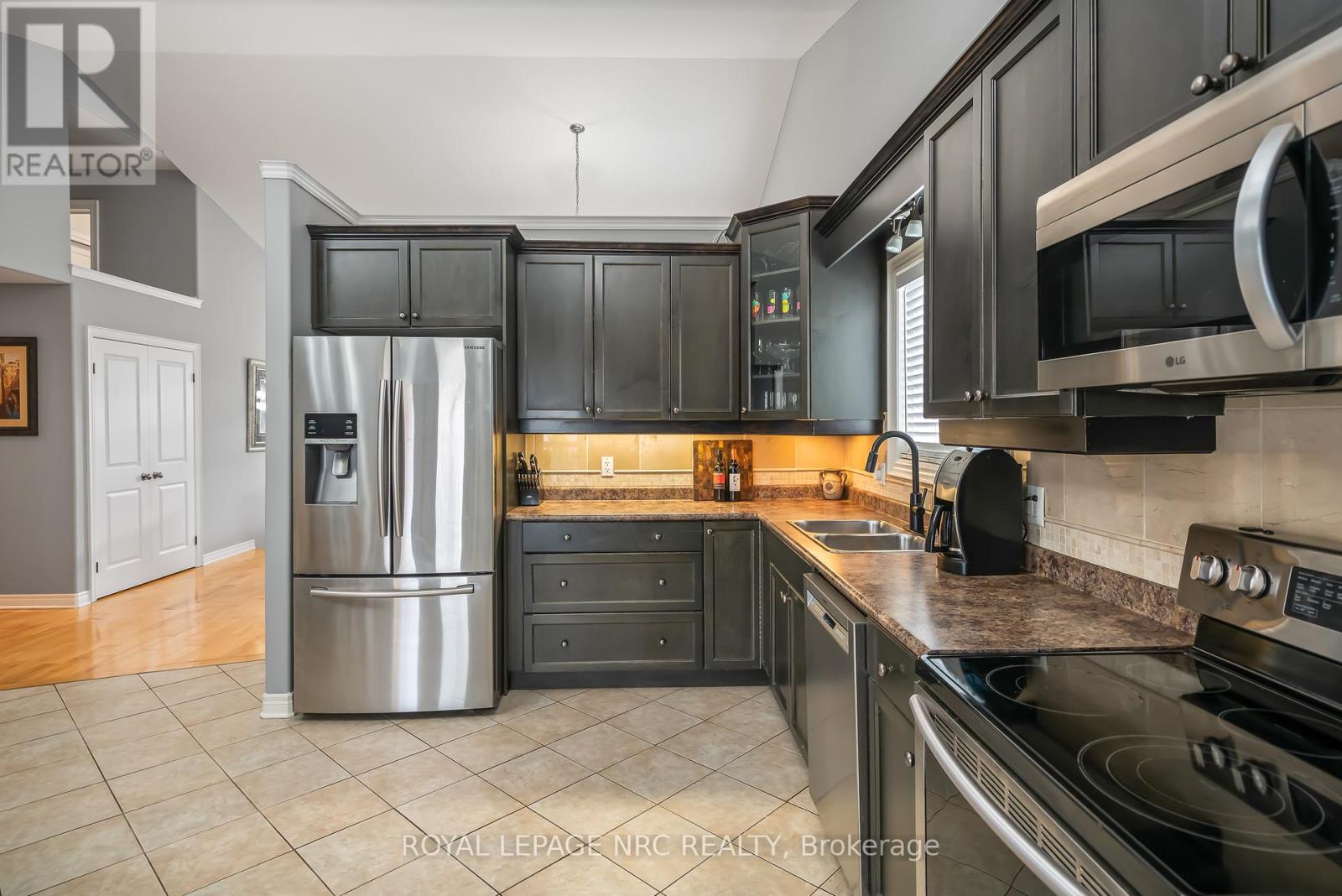 5255 White Dove Parkway, Niagara Falls, Ontario  L2H 3M5 - Photo 9 - X12483738