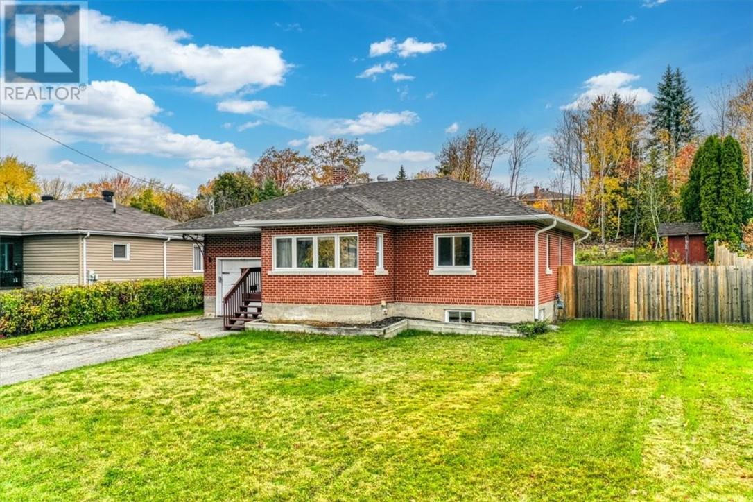 556 Lavoie, Sudbury, Ontario  P3A 2B3 - Photo 3 - 2125393