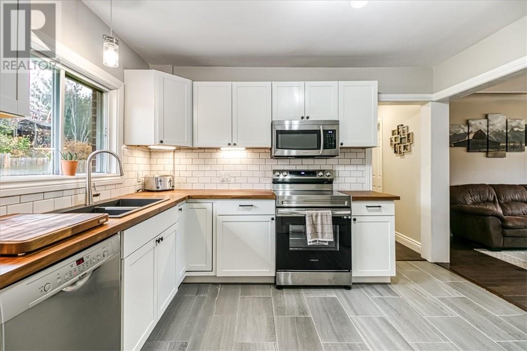 556 Lavoie, Sudbury, Ontario  P3A 2B3 - Photo 9 - 2125393