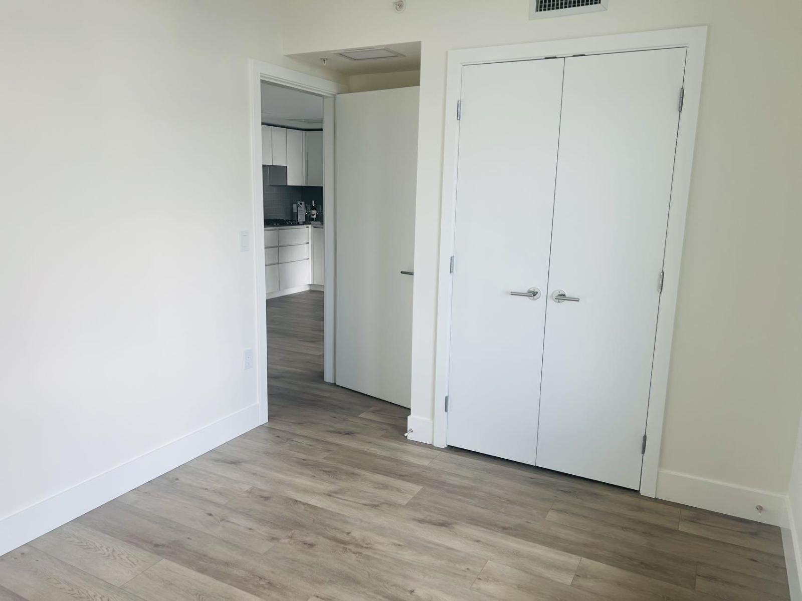 2003 10428 Whalley Boulevard, Surrey, British Columbia  V3T 0W2 - Photo 13 - R3062033