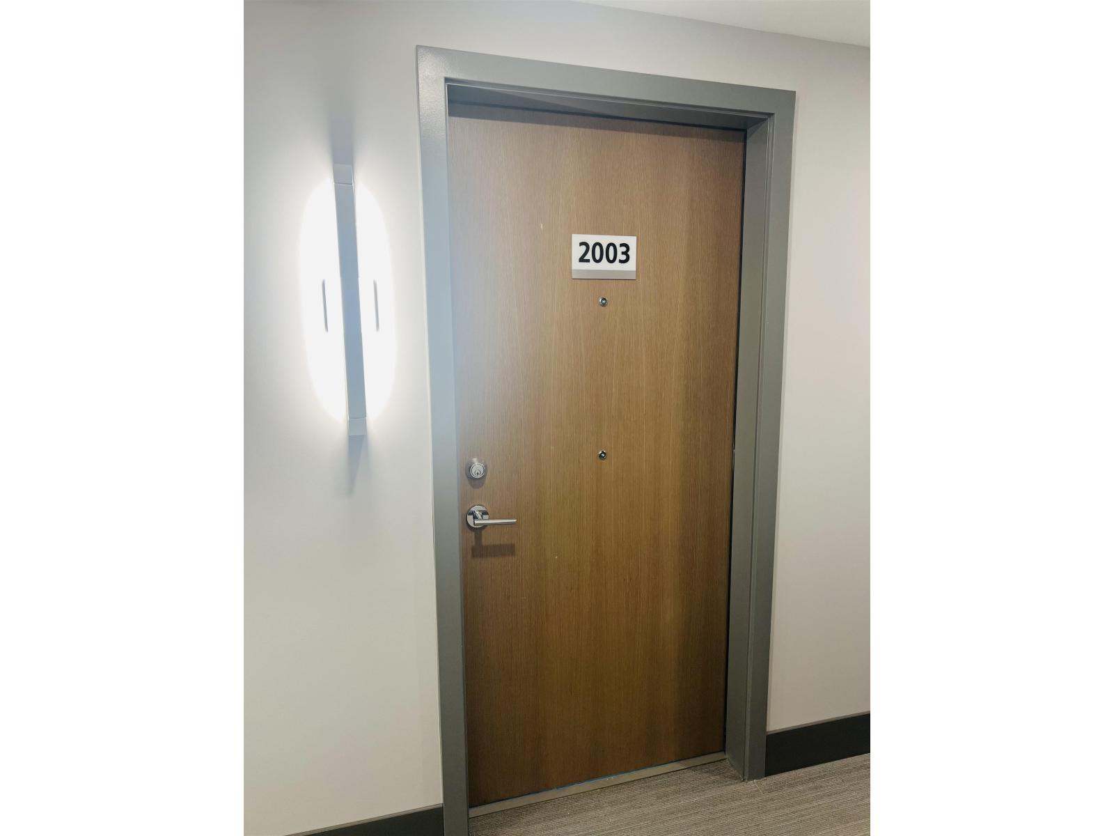 2003 10428 Whalley Boulevard, Surrey, British Columbia  V3T 0W2 - Photo 2 - R3062033