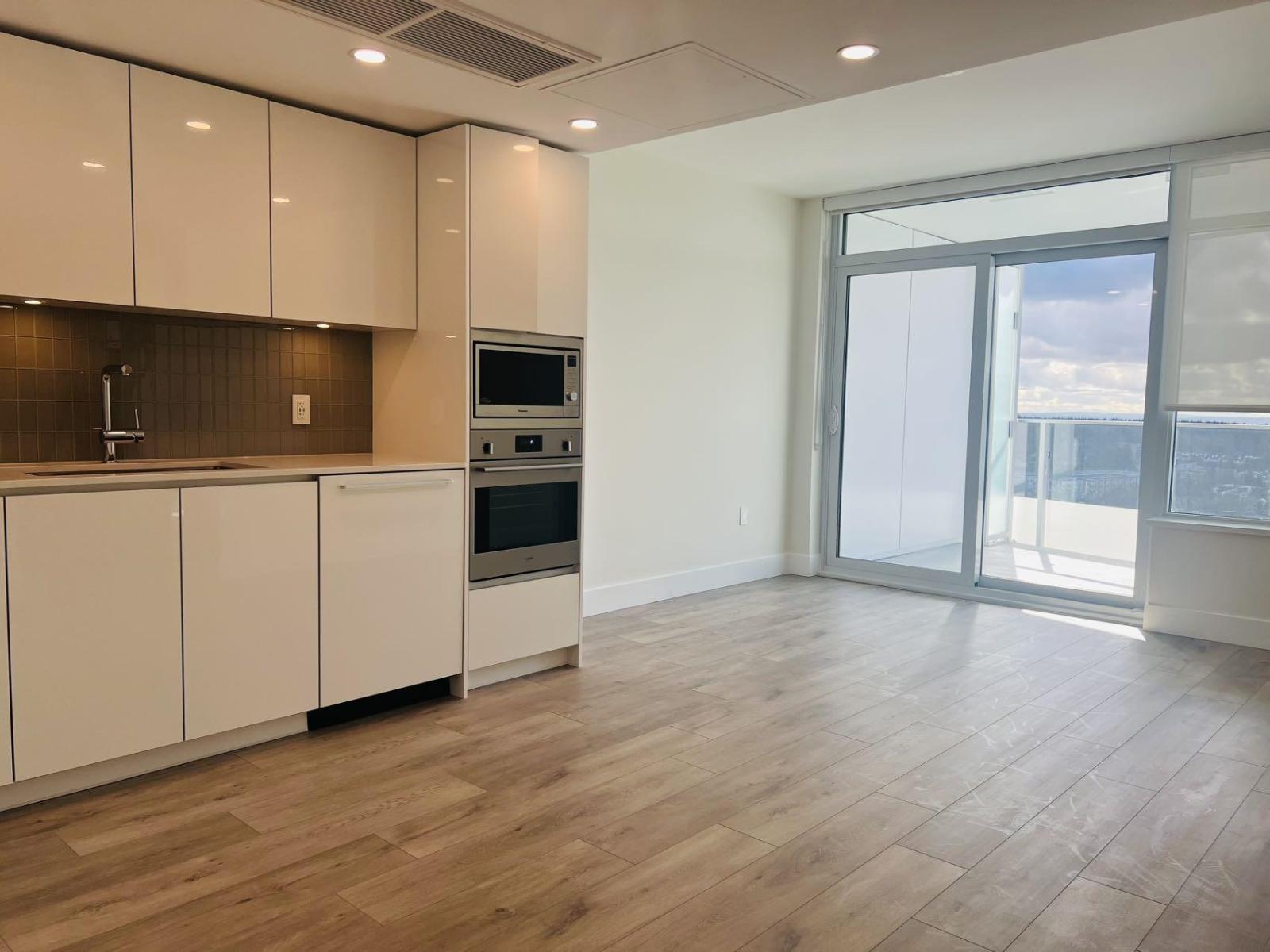 2003 10428 Whalley Boulevard, Surrey, British Columbia  V3T 0W2 - Photo 6 - R3062033