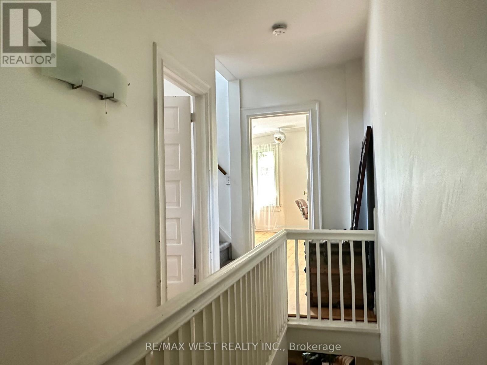 221 Albany Avenue, Toronto, Ontario  M5R 3C7 - Photo 11 - C12483772