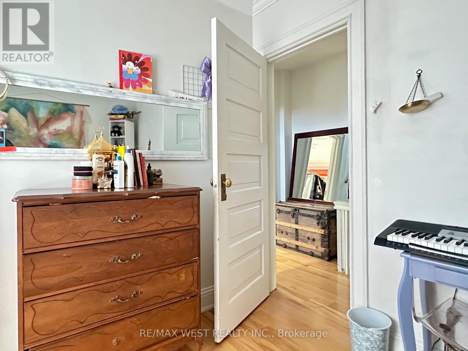 221 Albany Avenue, Toronto, Ontario  M5R 3C7 - Photo 13 - C12483772