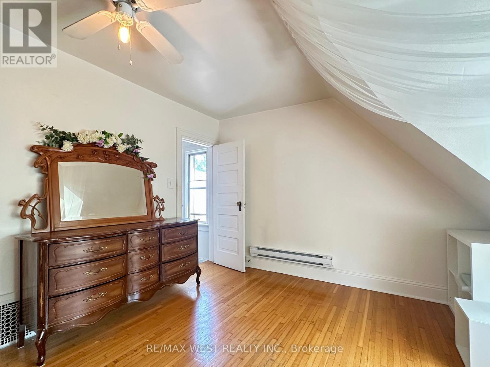 221 Albany Avenue, Toronto, Ontario  M5R 3C7 - Photo 24 - C12483772