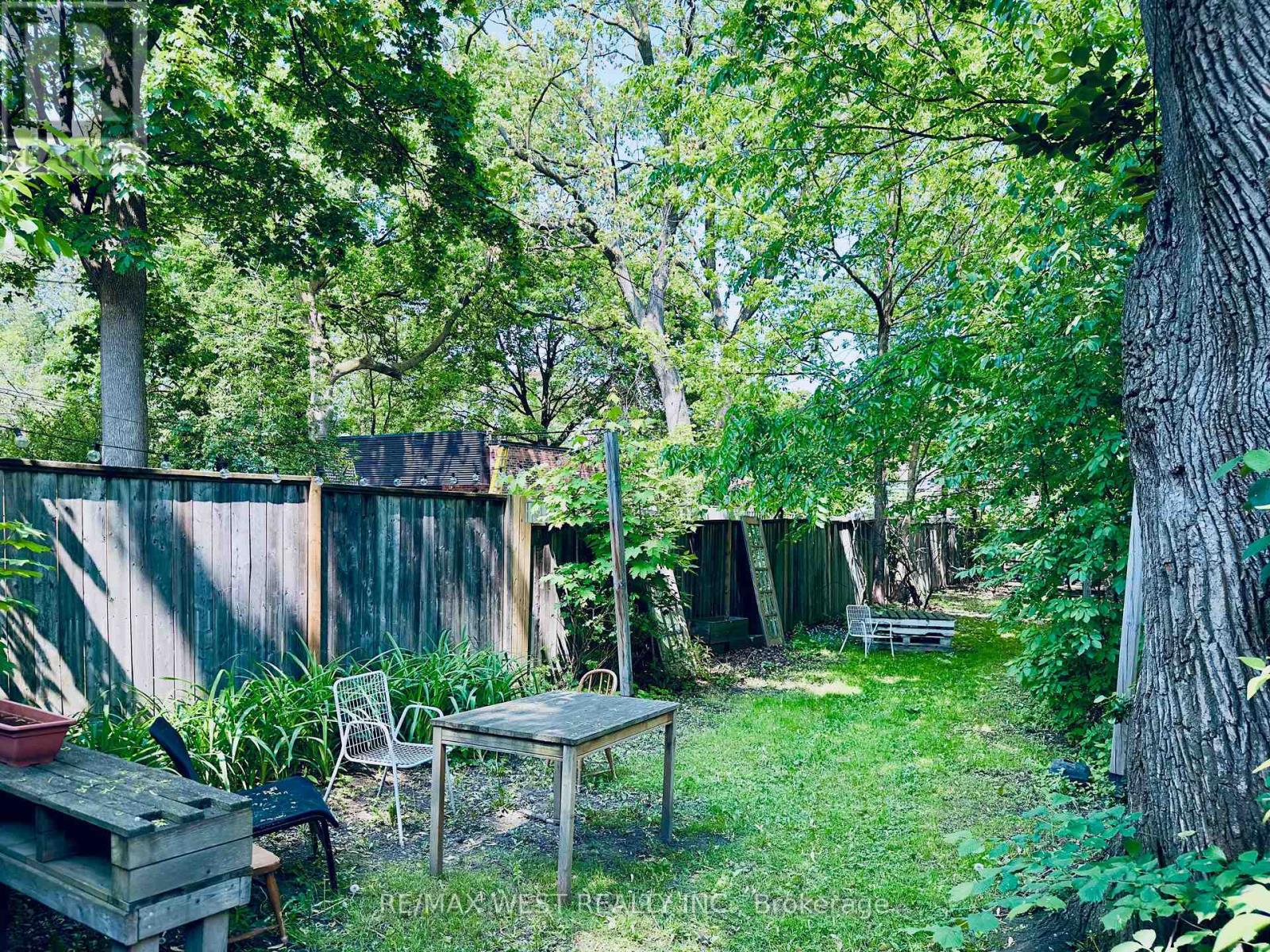 221 Albany Avenue, Toronto, Ontario  M5R 3C7 - Photo 26 - C12483772