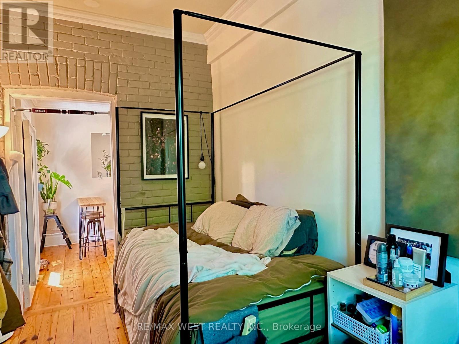 221 Albany Avenue, Toronto, Ontario  M5R 3C7 - Photo 5 - C12483772